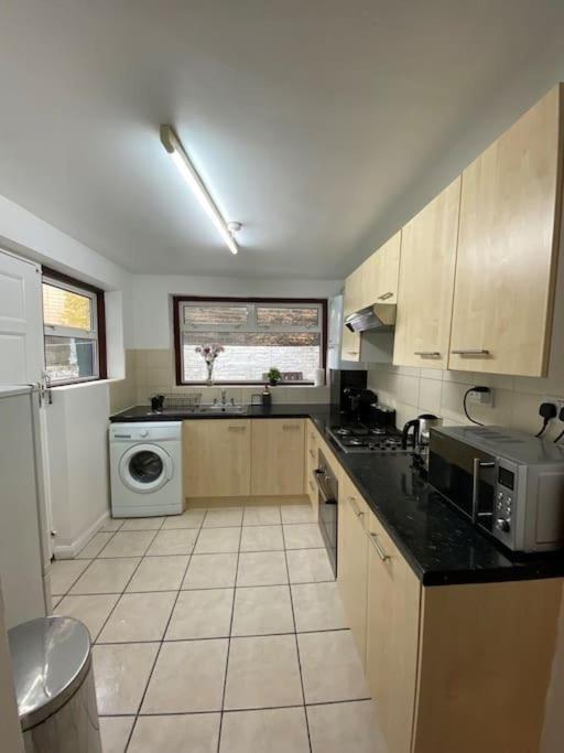 Entire 2 Bed Flat 10 Mins To Central Apartamento Londres
